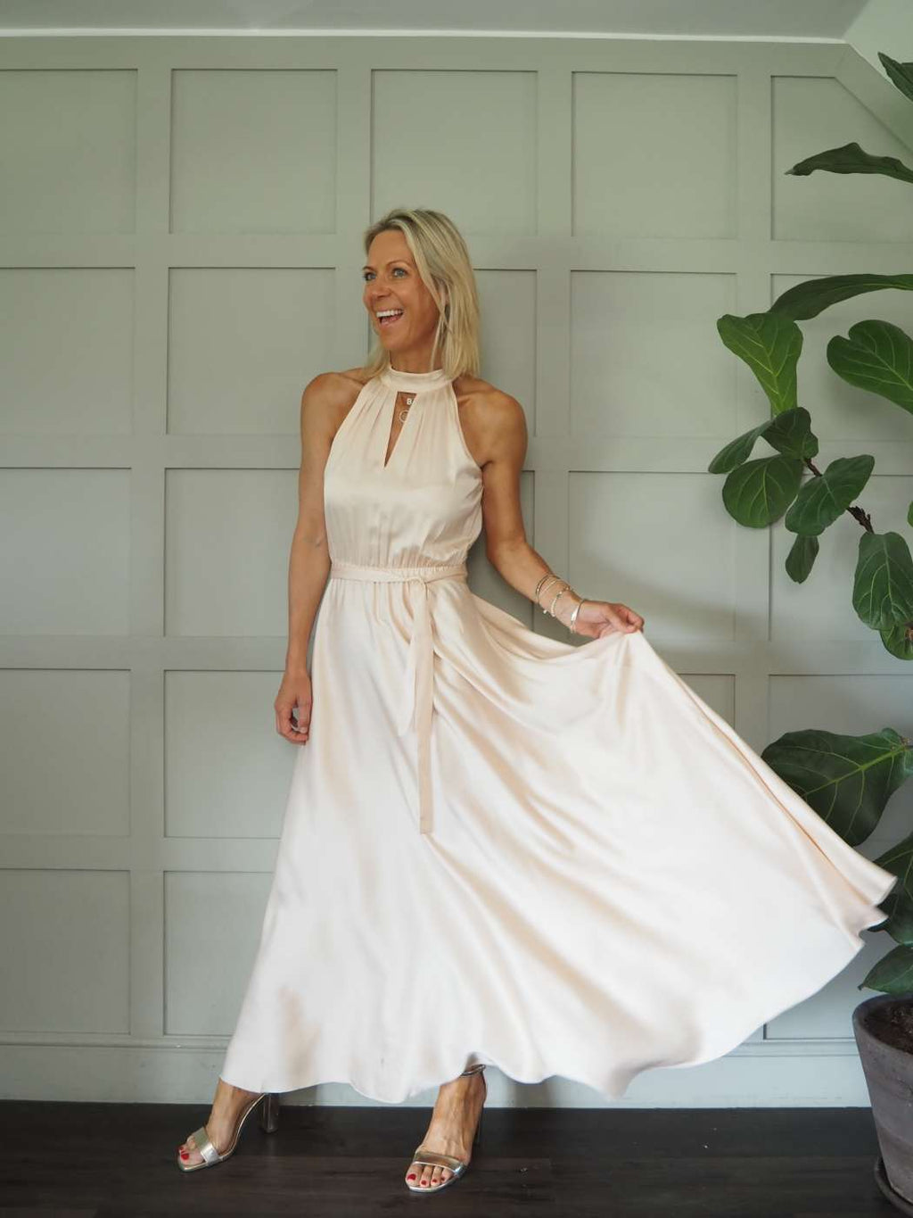 Delilah Satin Feel, Halter Neck Maxi Dress