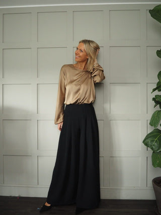 Quincy Long Sleeved Top - Black, Gold, Oyster