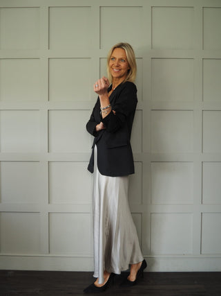 Sian Single-Breasted, Lined Blazer with Faux Pockets and No Fastenings - Black