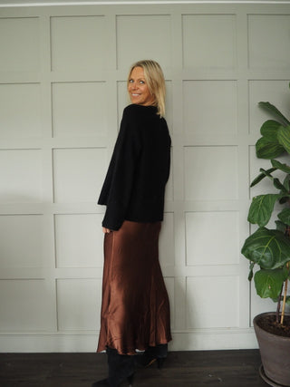 Raglan Round Neck Jumper by Moss Copenhagen - Black, Khaki and Stone