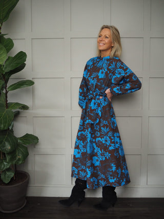 Nyx Long Sleeved Midi Dress with Front High Neck &amp; Back Cut Out Detail - Blue/Chocolate
