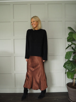 Raglan Round Neck Jumper by Moss Copenhagen - Black, Khaki and Stone