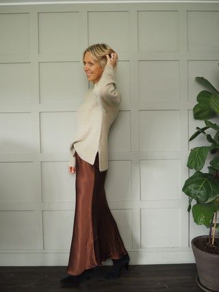 Raglan Round Neck Jumper by Moss Copenhagen - Black, Khaki and Stone