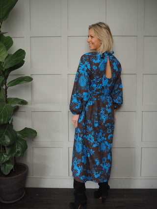 Nyx Long Sleeved Midi Dress with Front High Neck &amp; Back Cut Out Detail - Blue/Chocolate