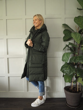 Pavine, Water Resistant, Real Down Filled Coat, With Chunky Front Zipper, Hood &amp; Waist Cinch Drawstring by Moss Copenhagen - Khaki