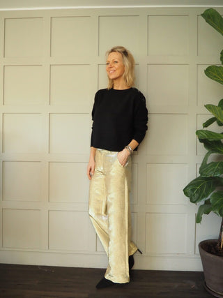 Suri Round Neck, Cashmere Mix Jumper - Black and Ivory