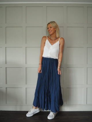 Annie Scalloped V Neck Camisole with Spaghetti Straps - Off White