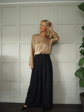 Quincy Long Sleeved Top - Black, Gold, Oyster