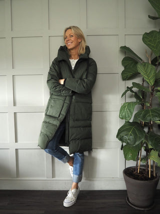 Pavine, Water Resistant, Real Down Filled Coat, With Chunky Front Zipper, Hood &amp; Waist Cinch Drawstring by Moss Copenhagen - Khaki