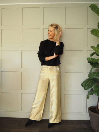 Suri Round Neck, Cashmere Mix Jumper - Black and Ivory