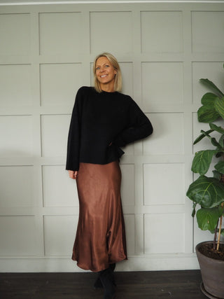 Raglan Round Neck Jumper by Moss Copenhagen - Black, Khaki and Stone