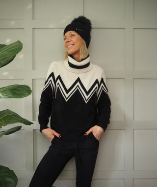 Frida Pom Pom Hat - Black with Diamanté