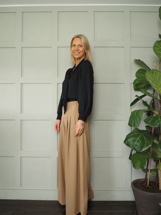 Risico Long Sleeve Silk Feel Tie Front Blouse by Emme - Black