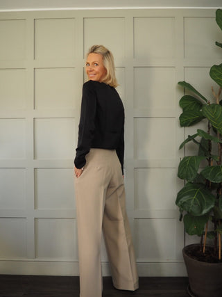 Freda Long Sleeve Boat Neck Silky Feel Top by Emme - Black