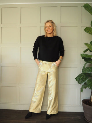 Suri Round Neck, Cashmere Mix Jumper - Black and Ivory