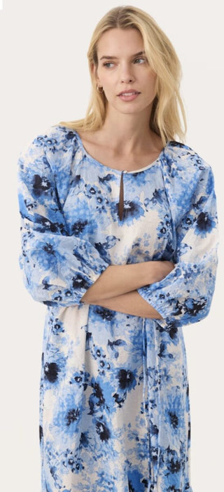 Reidun Floral Dress with Cropped Sleeves by Part Two - Blue