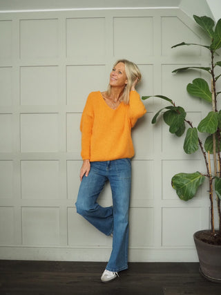 Nile Deep V-Neck Alpaca Mix Jumper - Bright Pink, Orange