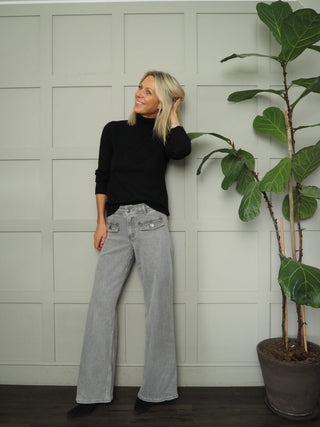 Macy Wide Leg Jeans With Plaited Detail - Grey