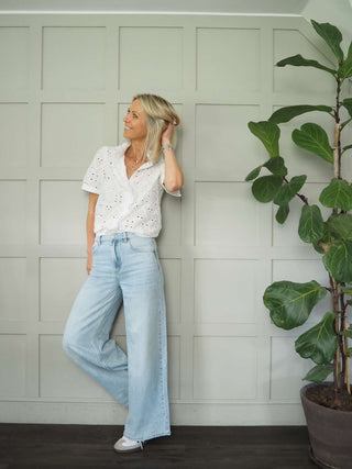 Carumba Mid Rise, Wide Leg Jeans with Pockets Front and Back - Light Denim