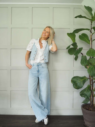 Carumba Mid Rise, Wide Leg Jeans with Pockets Front and Back - Light Denim