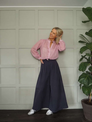 Kester Wide Leg Cotton Trousers with Pleated Detail &amp; Side Pockets - Navy Blue