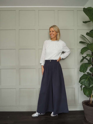 Kester Wide Leg Cotton Trousers with Pleated Detail &amp; Side Pockets - Navy Blue