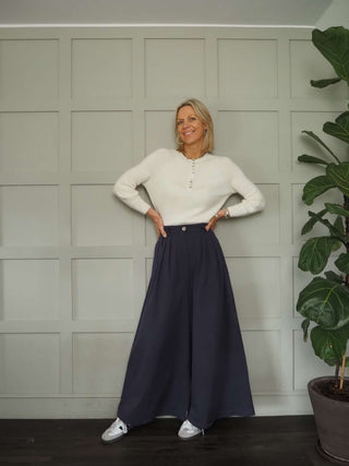 Kester Wide Leg Cotton Trousers with Pleated Detail &amp; Side Pockets - Navy Blue