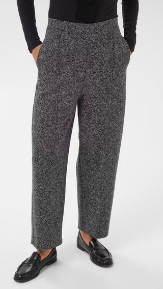 Colisa Cropped Trousers with Stretch by Part Two - Black/Ecru