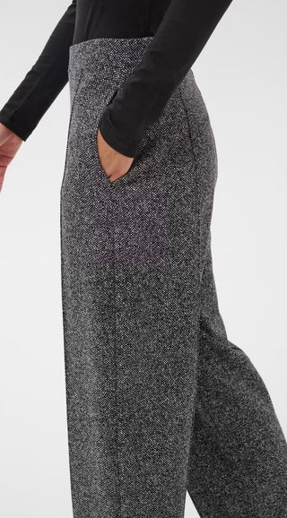 Colisa Cropped Trousers with Stretch by Part Two - Black/Ecru