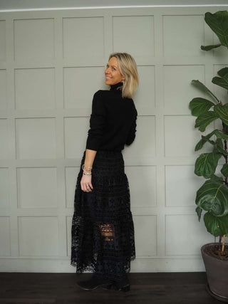 Leoma Polo Neck Jumper with Ribbing Detail - Black and Navy Blue