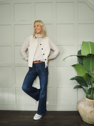 Freddie Reversible Faux Shearling Gilet - Camel/Oatmeal