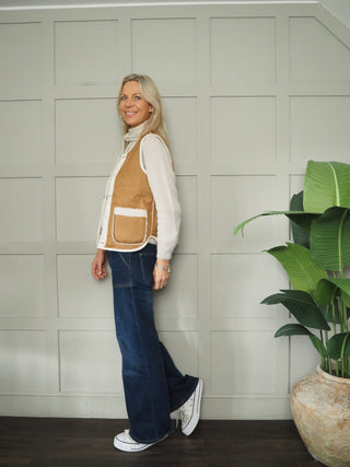 Freddie Reversible Faux Shearling Gilet - Camel/Oatmeal