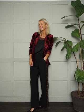 Sue Velvet Single Breasted Blazer With Gold Buttons - Burgundy