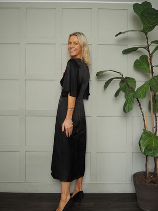 Milu Midi Satin Dress with Flattering Knot Detail &amp; Angel Sleeves by Soaked - Black