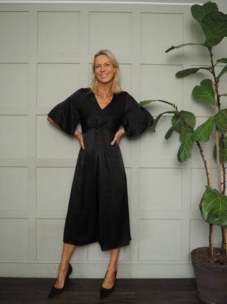 Milu Midi Satin Dress with Flattering Knot Detail &amp; Angel Sleeves by Soaked - Black