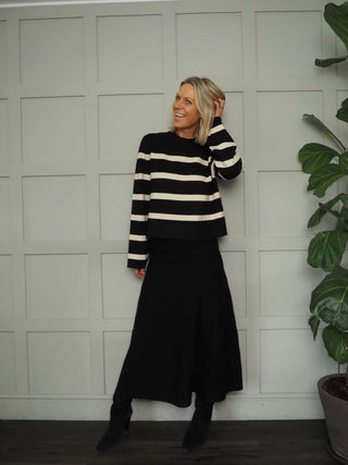 Ginnette Jersey Maxi Skirt by Moss Copenhagen - Black