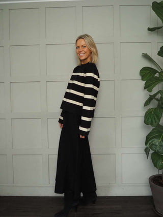 Ginnette Jersey Maxi Skirt by Moss Copenhagen - Black