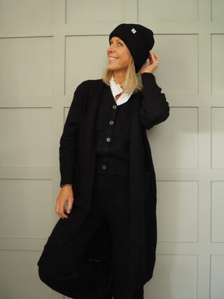 Melina Beanie Hat with Ribbing by Moss Copenhagen - Black and Plum