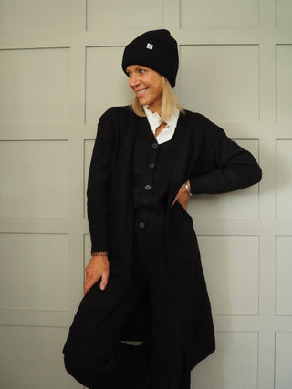 Melina Beanie Hat with Ribbing by Moss Copenhagen - Black and Plum