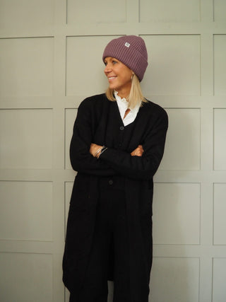 Melina Beanie Hat with Ribbing by Moss Copenhagen - Black and Plum