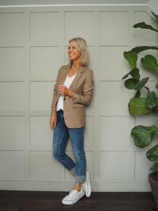 Juliet Single-Breasted Blazer with Single Button and Pockets - Black, Ecru