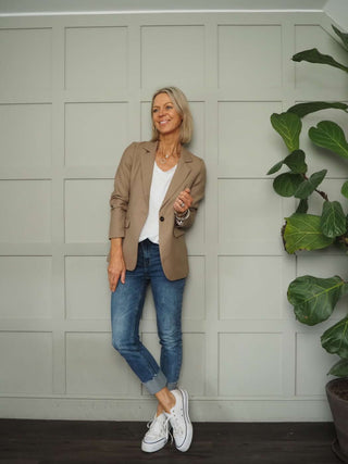 Juliet Single-Breasted Blazer with Single Button and Pockets - Black, Ecru