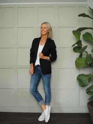 Juliet Single-Breasted Blazer with Single Button and Pockets - Black, Ecru