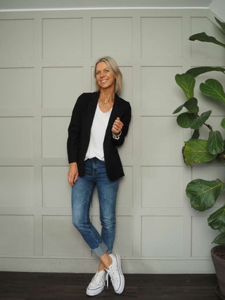 Juliet Single-Breasted Blazer with Single Button and Pockets - Black, Ecru