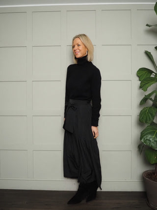 Bow Taffeta Style Skirt - Black