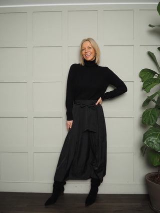 Bow Taffeta Style Skirt - Black