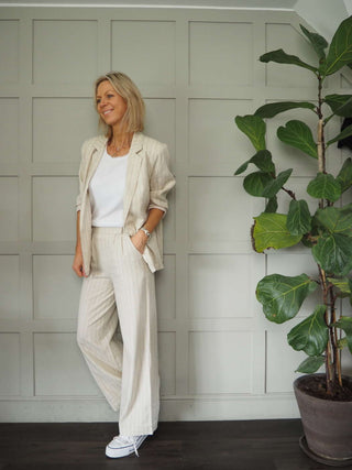 Charlie Single-Breasted, Relaxed Fit, Linen Mix Pin Striped Blazer - Stone