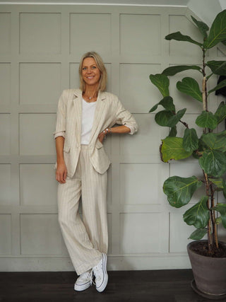 Charlie Single-Breasted, Relaxed Fit, Linen Mix Pin Striped Blazer - Stone