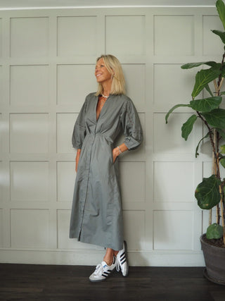 Basil Midi, 3/4 Length Sleeve Cotton Dress with Front Button Fastenings &amp; Pockets by Moss Copenhagen - Khaki