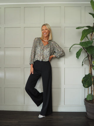 Nichelle Wide Leg Trousers with Side Zip and Button Fastening by Moss Copenhagen - Black